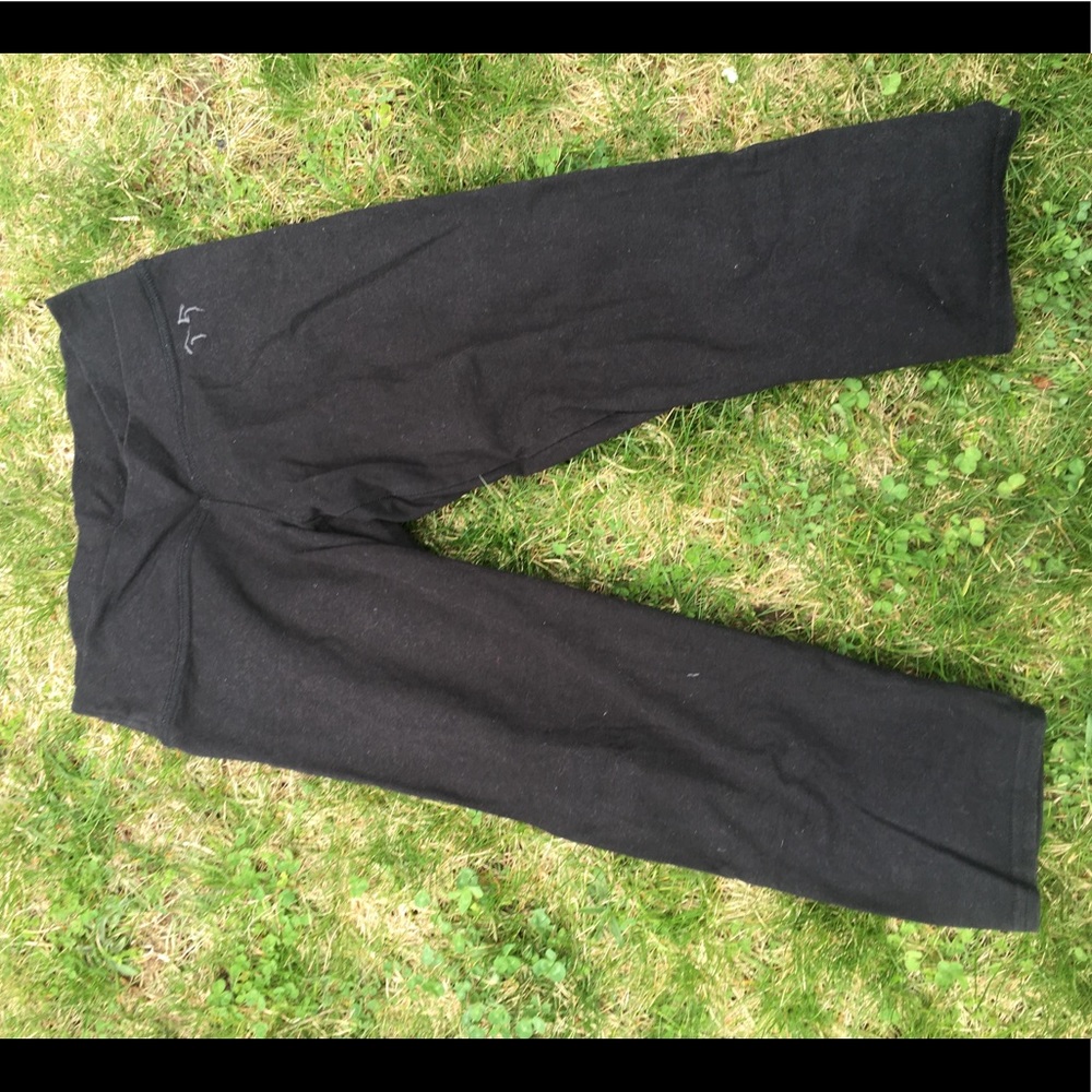 Green Apple Active - s black yoga capris- bamboo
